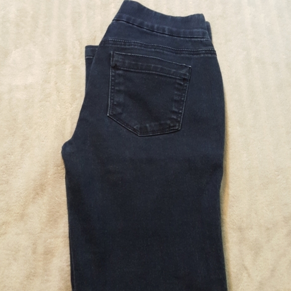 Gloria Vanderbilt  Womans Petite Dark Blue  Stretchy Straight Leg  Jeans - Picture 5 of 6